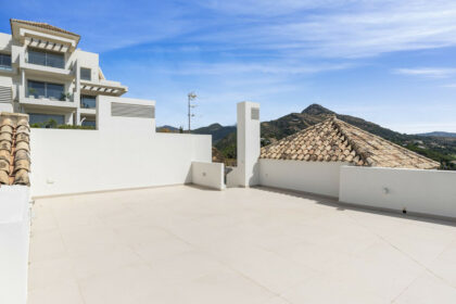 40a1a27512764b124f225bde272aade5 - 30