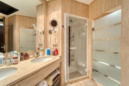 467169d317b86c083ce81f2dfdd8fc27 - 10