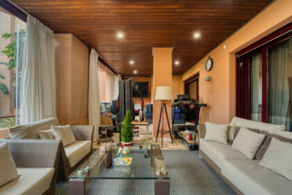 467169d317b86c083ce81f2dfdd8fc27 - 15