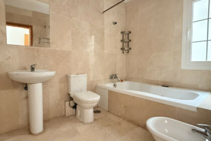 48caae6c51532795fc4023d70b28db9f - 24