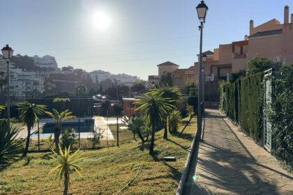 48caae6c51532795fc4023d70b28db9f - 79