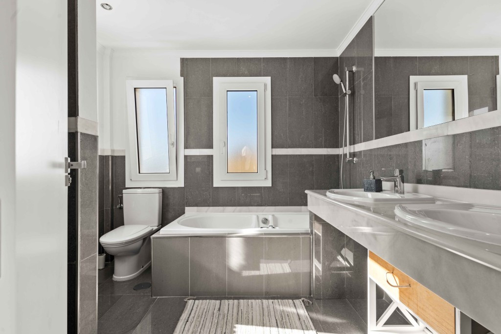 500ac375c3a623f5578459482c6c3a90 - 18