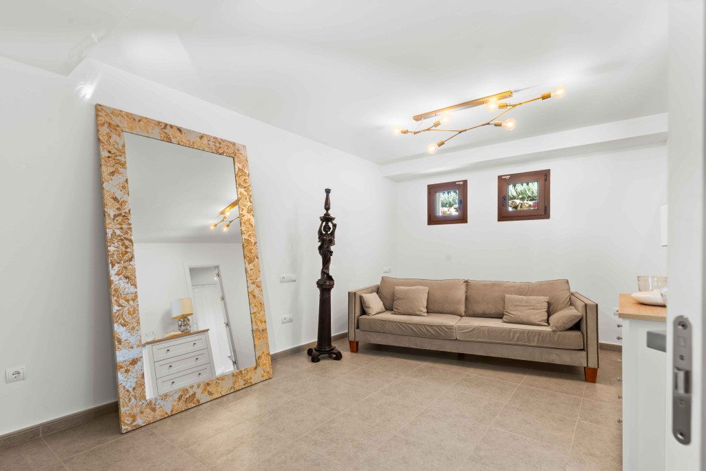 500ac375c3a623f5578459482c6c3a90 - 27