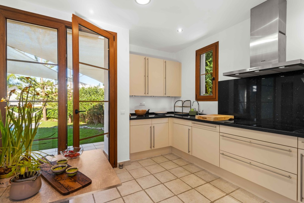 500ac375c3a623f5578459482c6c3a90 - 6