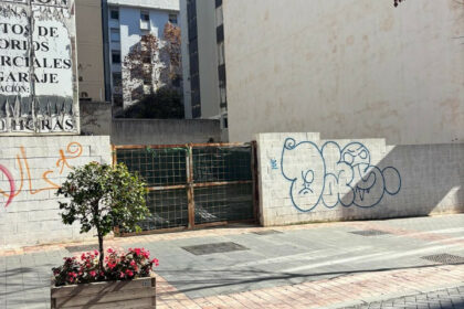 52181140be30c2ed318ccf339f5b6069 - 1