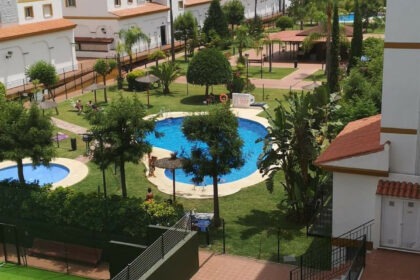 525c24c2695a9aec30a8784093548e8b - 15