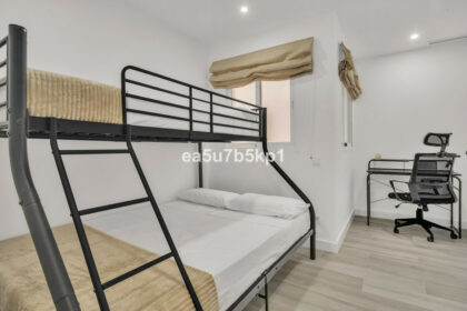 592c4d84db36dc2fe36fac5f9cf5ea3f - 12