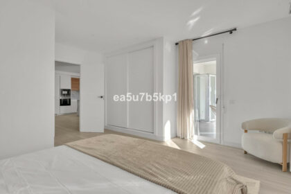 592c4d84db36dc2fe36fac5f9cf5ea3f - 17