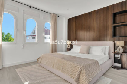 592c4d84db36dc2fe36fac5f9cf5ea3f - 18