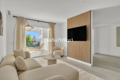 592c4d84db36dc2fe36fac5f9cf5ea3f - 2