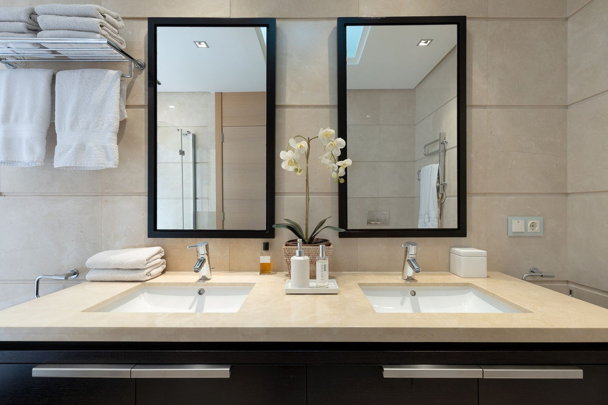 5babb0f1c867b78a737ab9408f725006 - 17