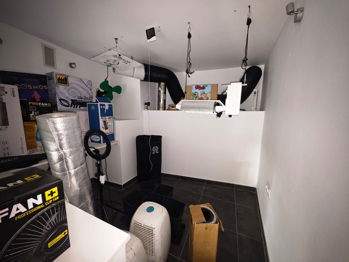 5ea6cac608d0f3faaa55aaca7d765a37 - 5