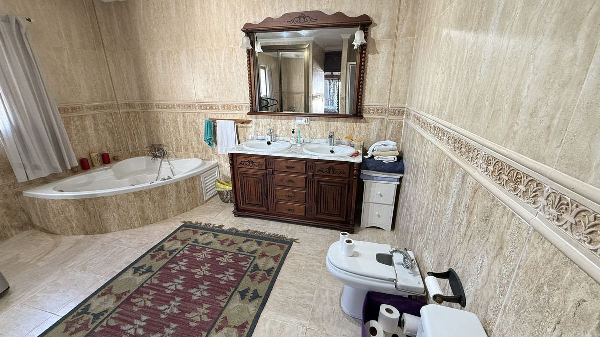 607480d56b539d059ce46ae58da072b9 - 18