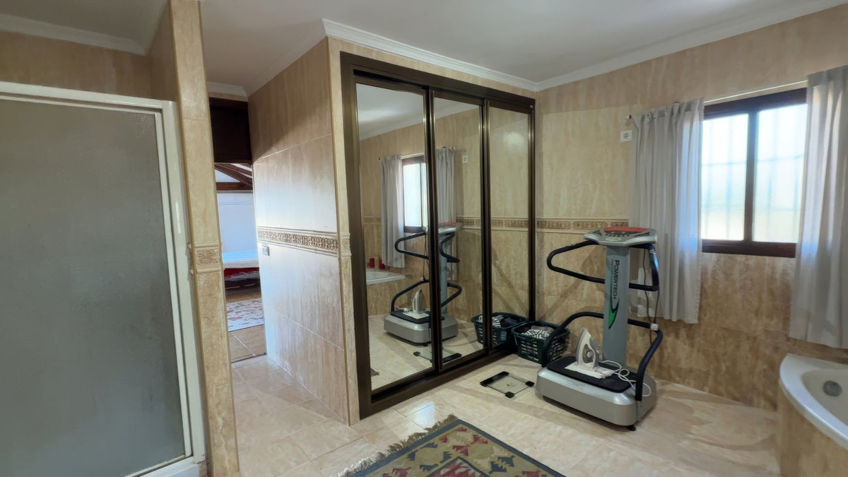 607480d56b539d059ce46ae58da072b9 - 19