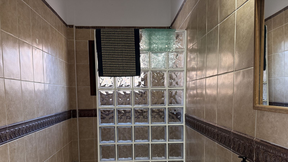 607480d56b539d059ce46ae58da072b9 - 24