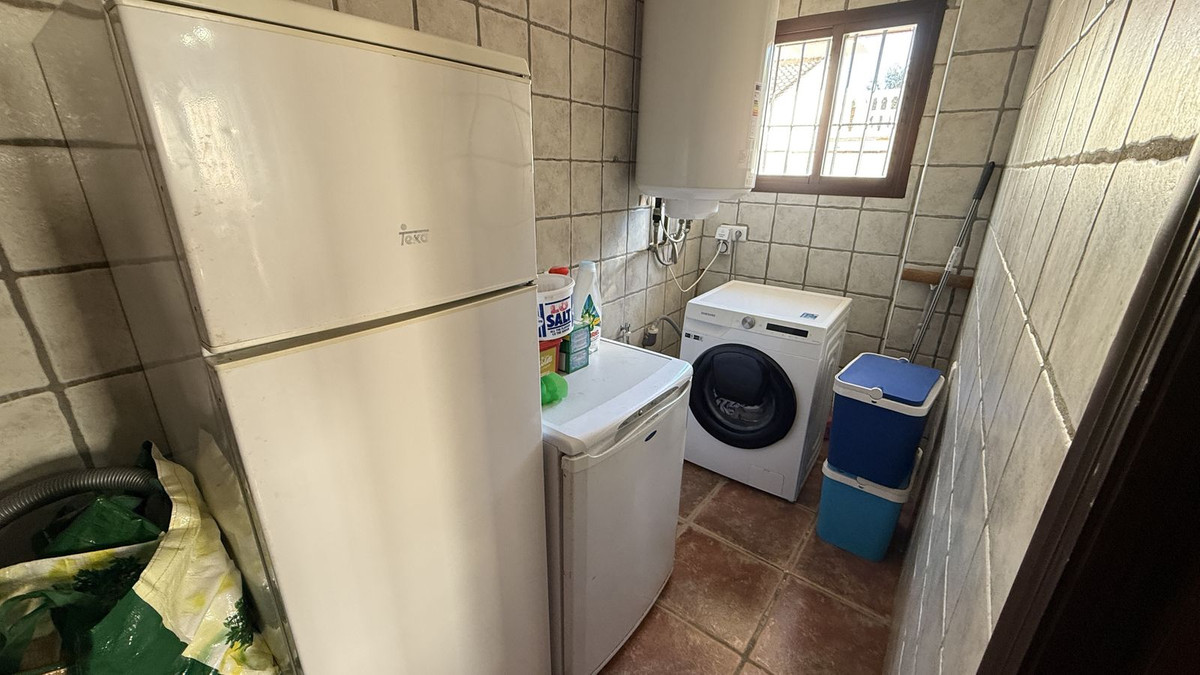 607480d56b539d059ce46ae58da072b9 - 28