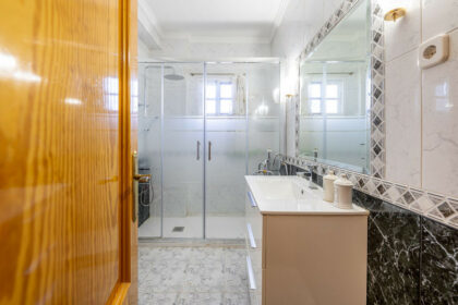 61fabc7a7117567e301de7b2af6be9b4 - 13