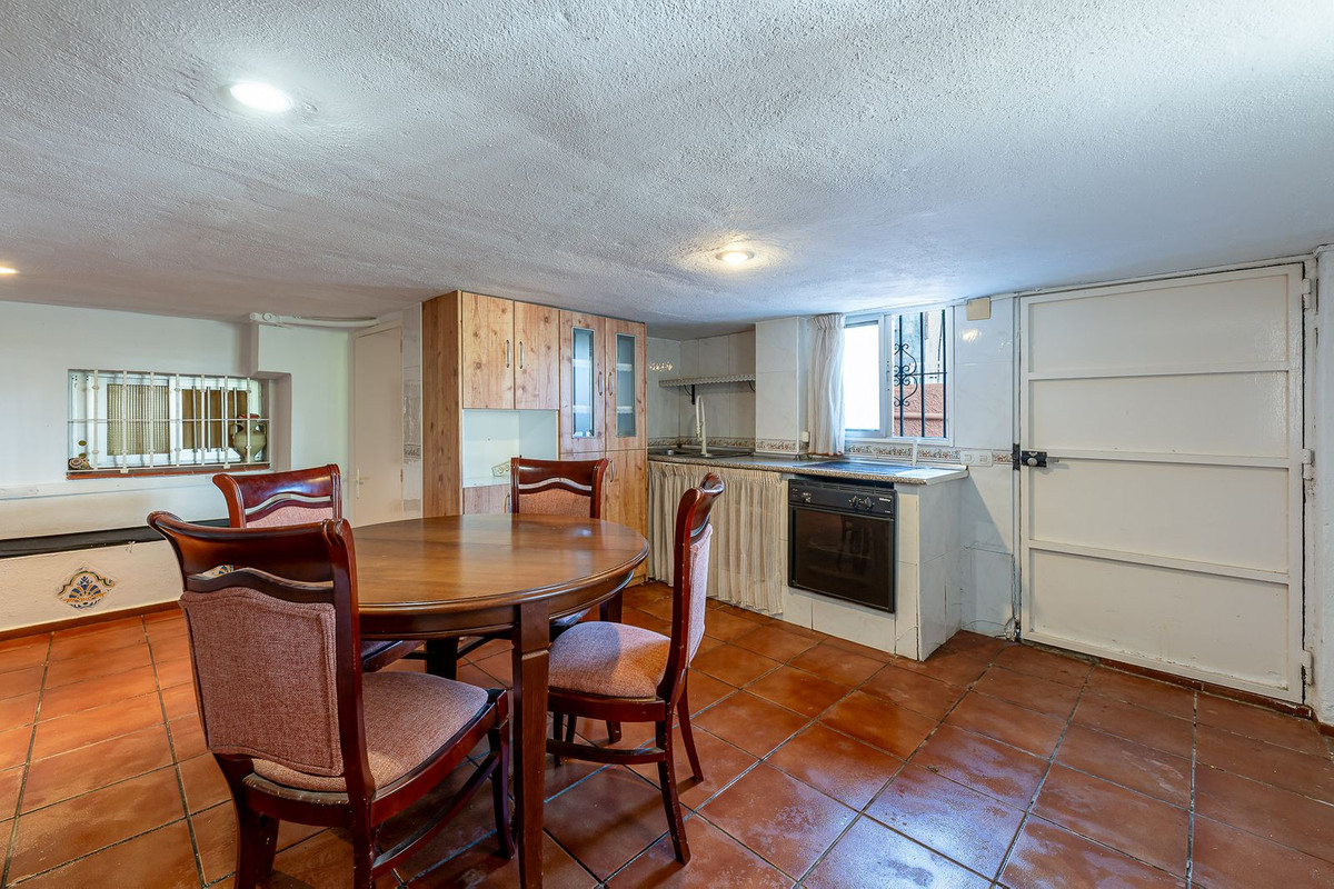 61fabc7a7117567e301de7b2af6be9b4 - 23