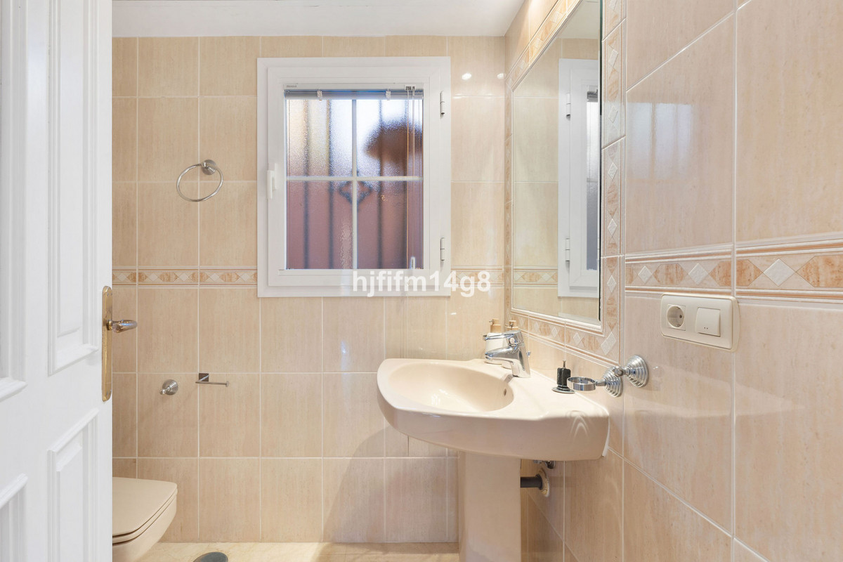 6a033ee59cca1cda638bf17c0633bfb1 - 23