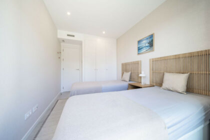 6a5af83ec05ad45376fe4b9db04f000c - 47