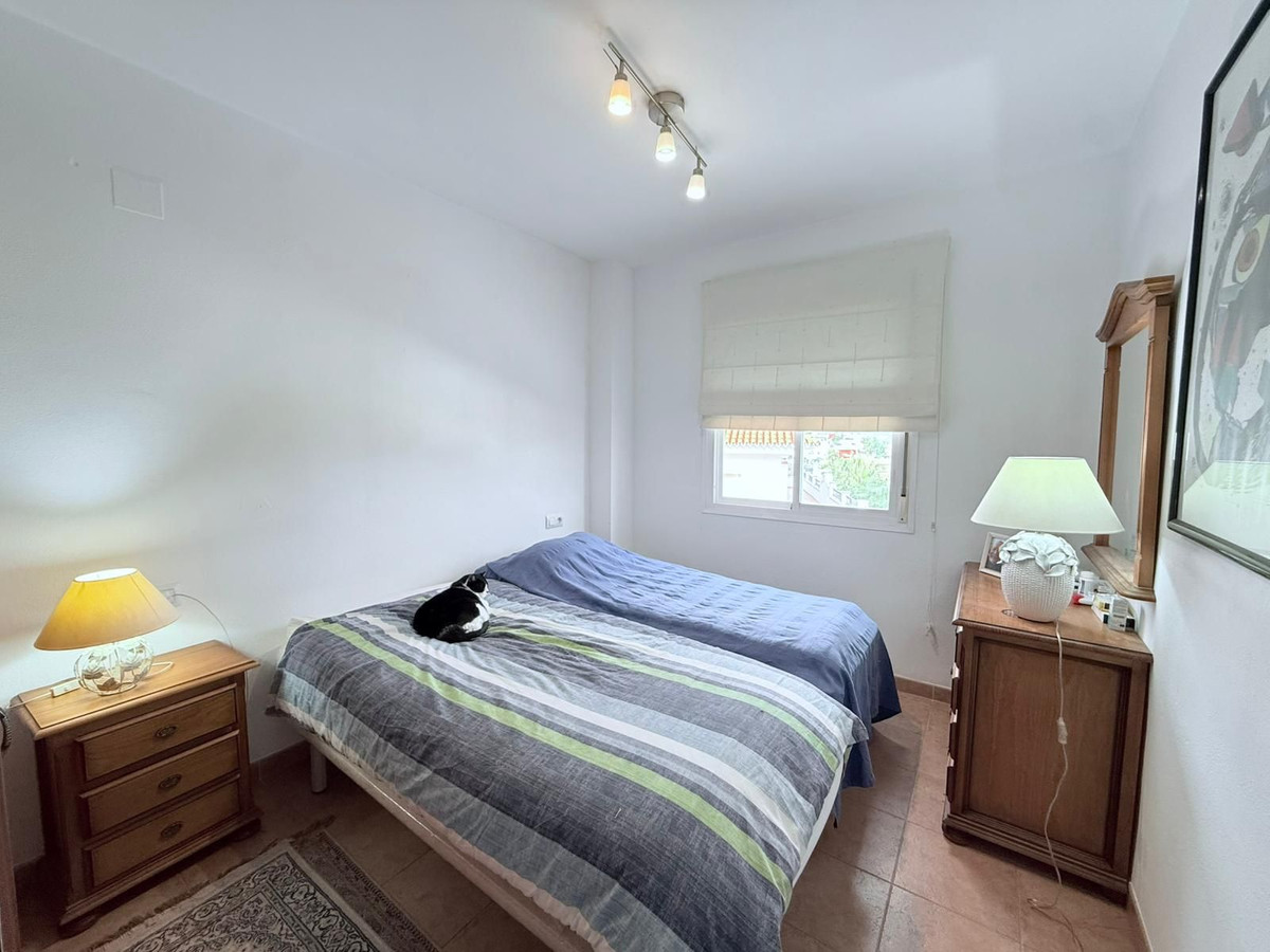 6c8d6614ce62fbb2ce8ad846b2bb80b4 - 15