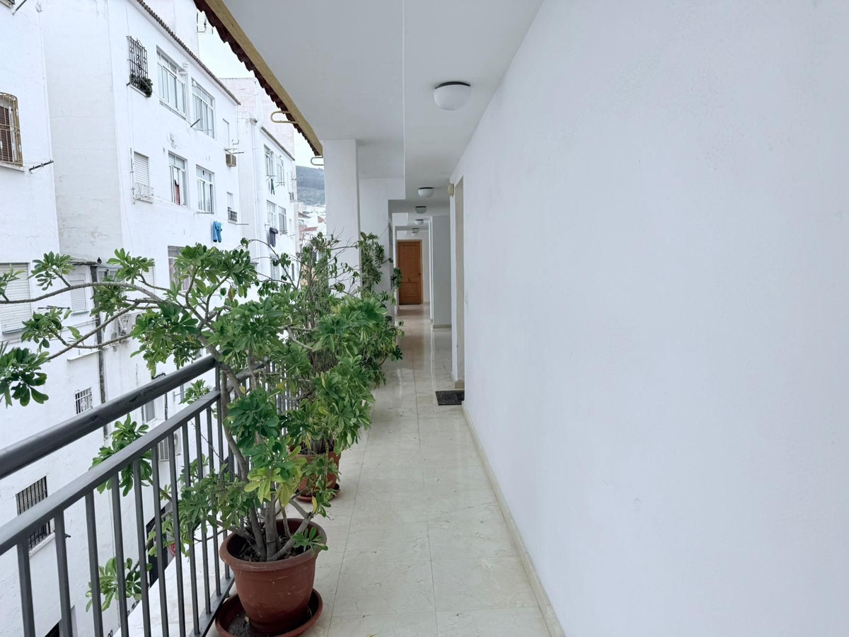 6c8d6614ce62fbb2ce8ad846b2bb80b4 - 16