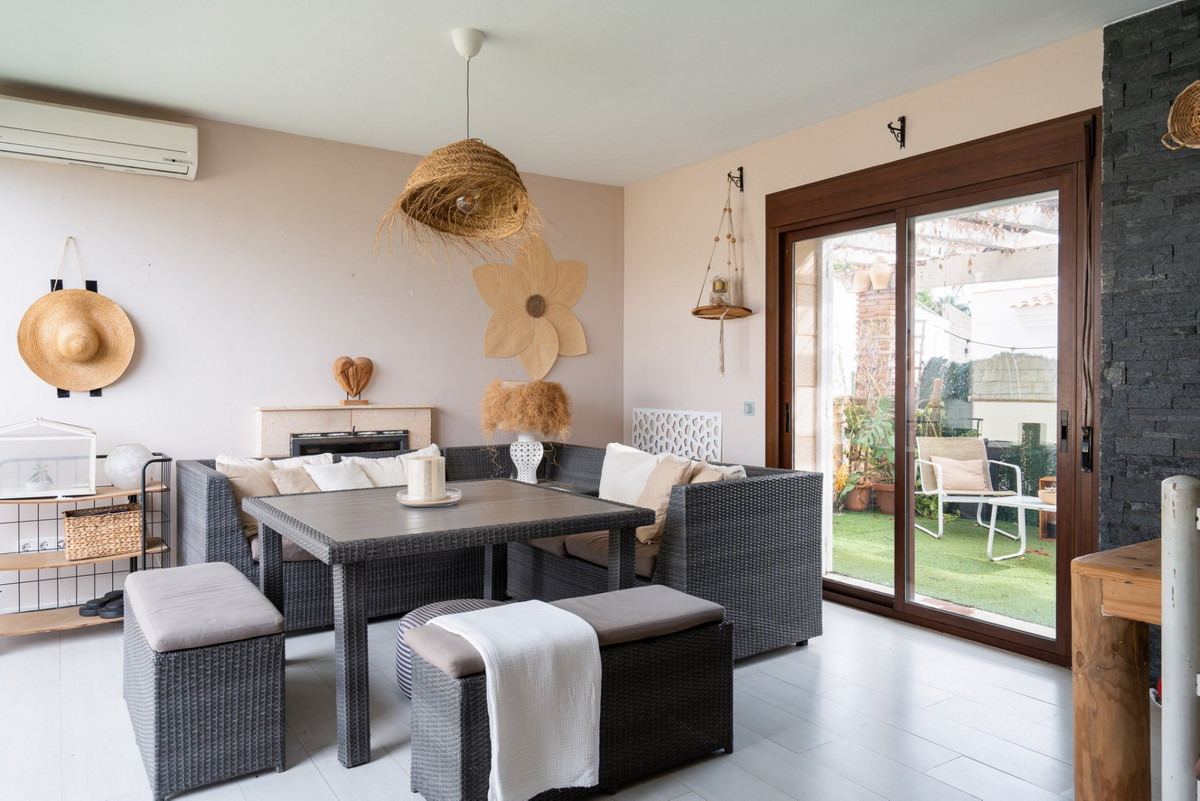 6cda6c89ac0b912dfb61284c3713ea04 - 9