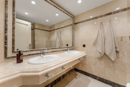 6ed06b4fc569a2a413022c90f5aeab80 - 21