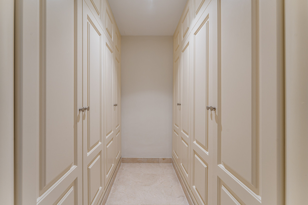 6ed06b4fc569a2a413022c90f5aeab80 - 23