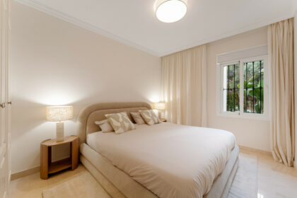 6ed06b4fc569a2a413022c90f5aeab80 - 25