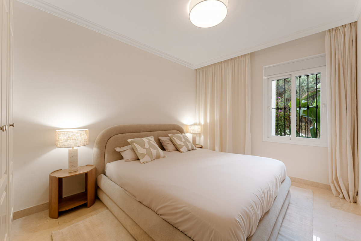 6ed06b4fc569a2a413022c90f5aeab80 - 25