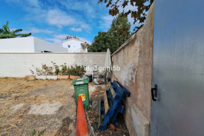 6f95e22e1e1d8bb11a3a5ad5758fb4e7 - 1