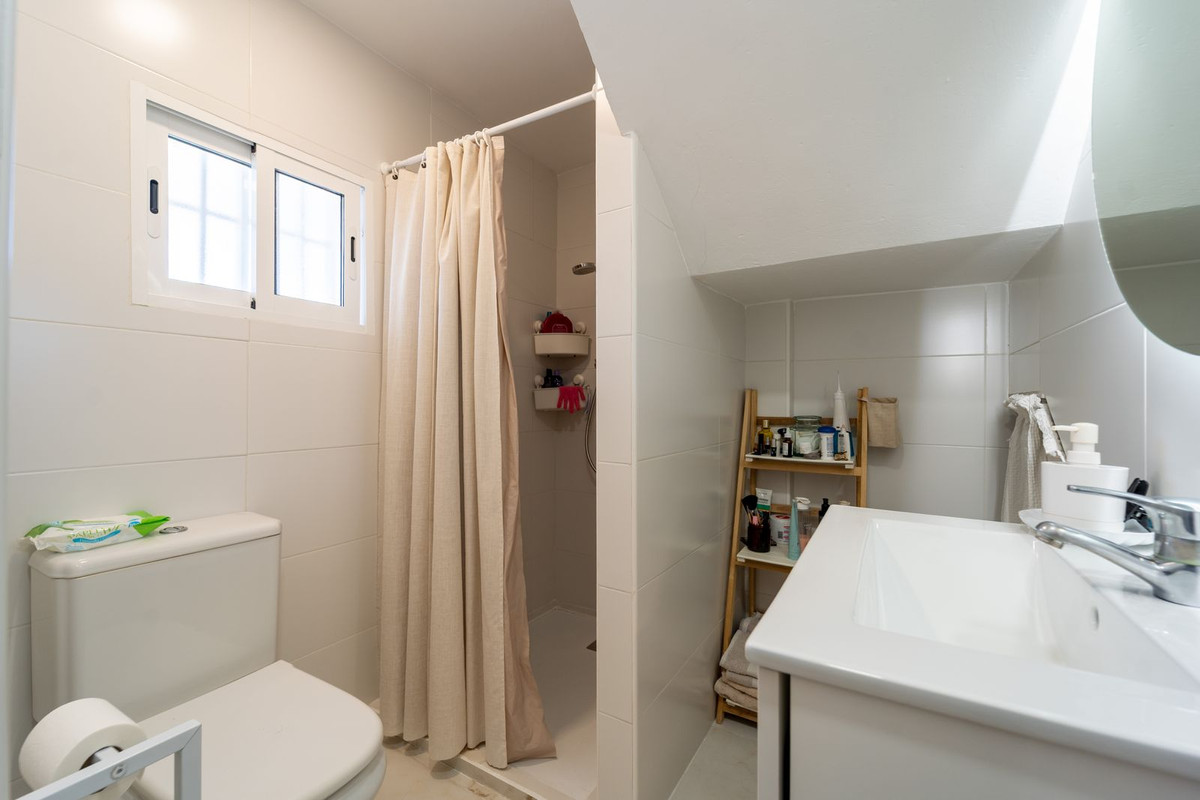 78f97ed9509e40c7e4ce2d93d37b0103 - 19