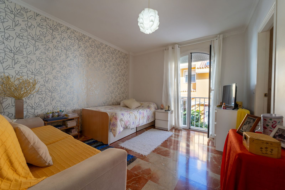 78f97ed9509e40c7e4ce2d93d37b0103 - 27