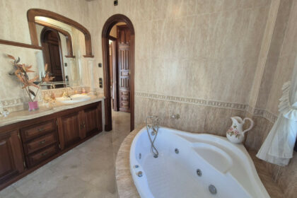 794cfa1a4a5aeb6d86f0e52aaf13be30 - 39