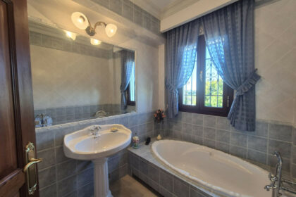 794cfa1a4a5aeb6d86f0e52aaf13be30 - 51