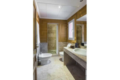 79ef1408fce8132f739f5687793e8260 - 20