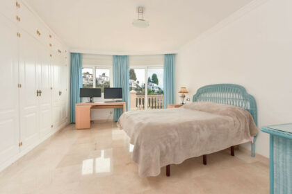 80e238e7a7627313653d6f9372aa6ab2 - 12