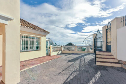 80e238e7a7627313653d6f9372aa6ab2 - 22