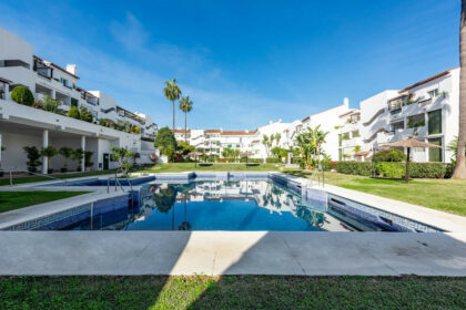 835efaa6702e63e213a73788b9fe3f4b - 20