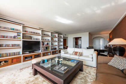 835efaa6702e63e213a73788b9fe3f4b - 3