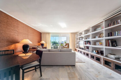 835efaa6702e63e213a73788b9fe3f4b - 4