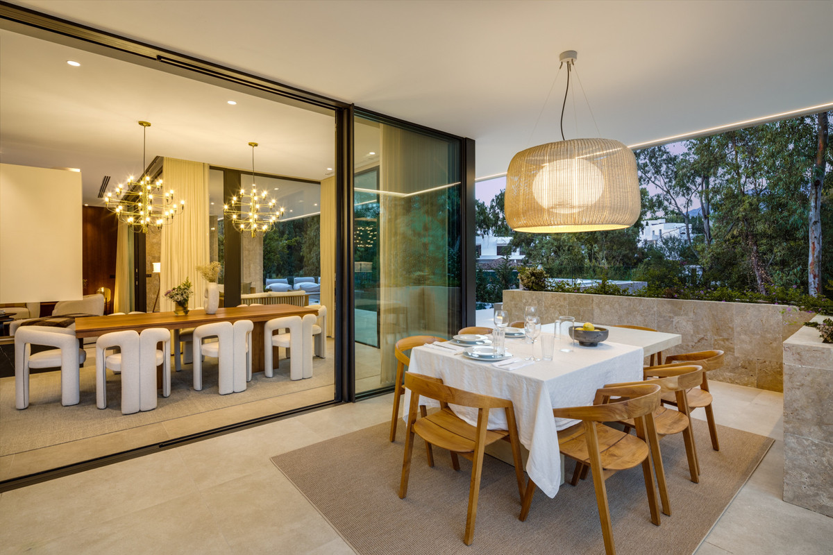 83cb4b8a51b530c53bb2f38a82cc13f4 - 11