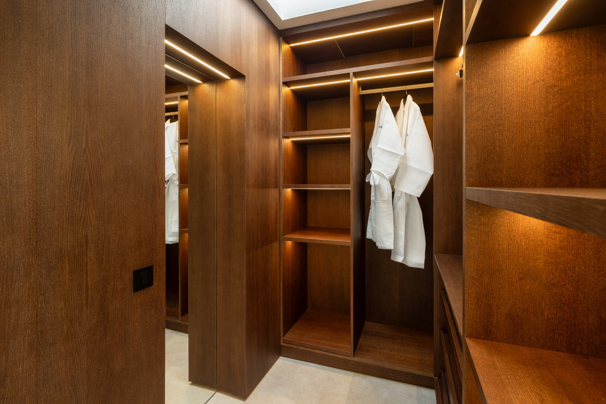 83cb4b8a51b530c53bb2f38a82cc13f4 - 15