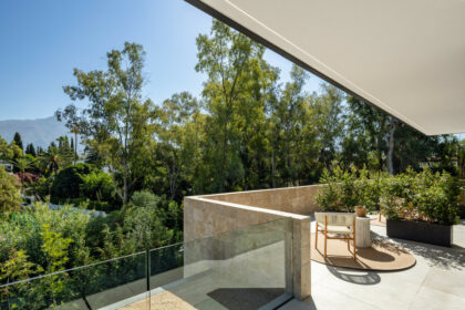 83cb4b8a51b530c53bb2f38a82cc13f4 - 18