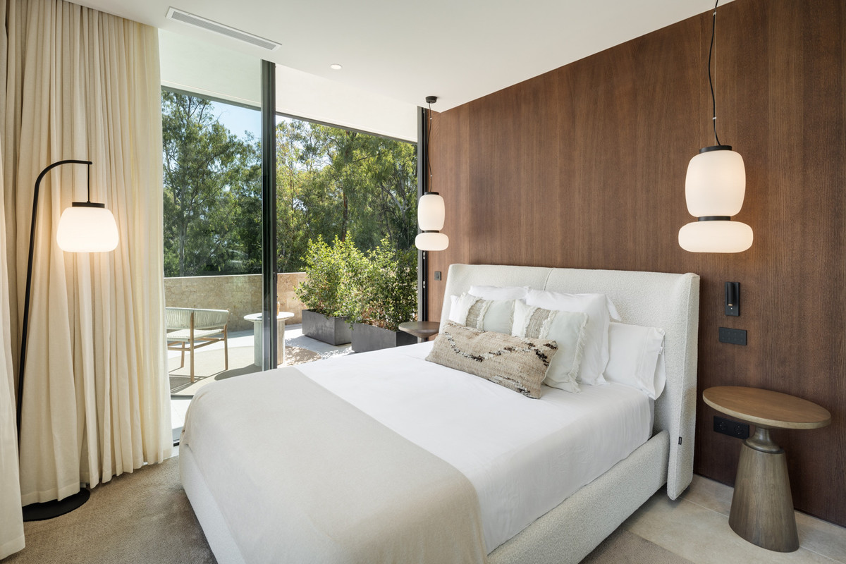 83cb4b8a51b530c53bb2f38a82cc13f4 - 21