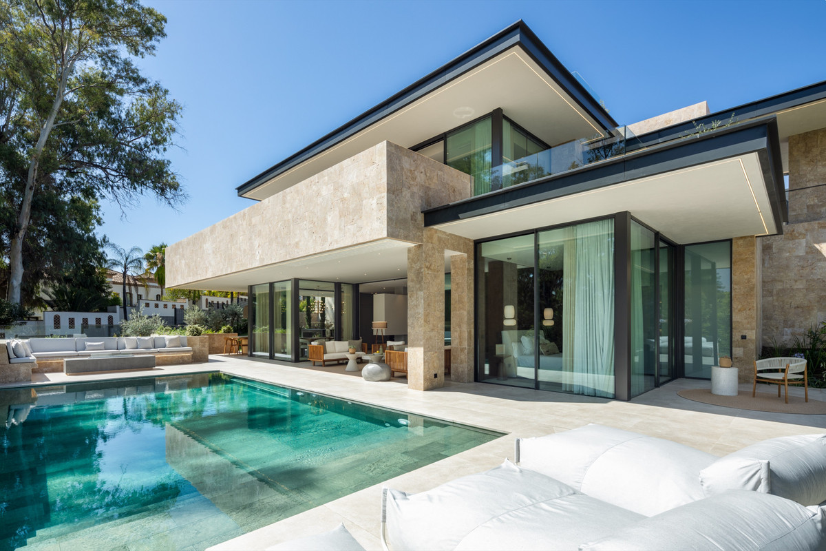 83cb4b8a51b530c53bb2f38a82cc13f4 - 31