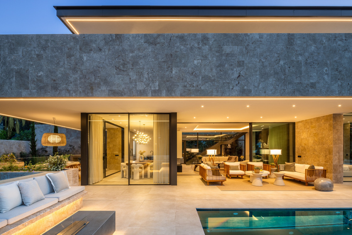 83cb4b8a51b530c53bb2f38a82cc13f4 - 33