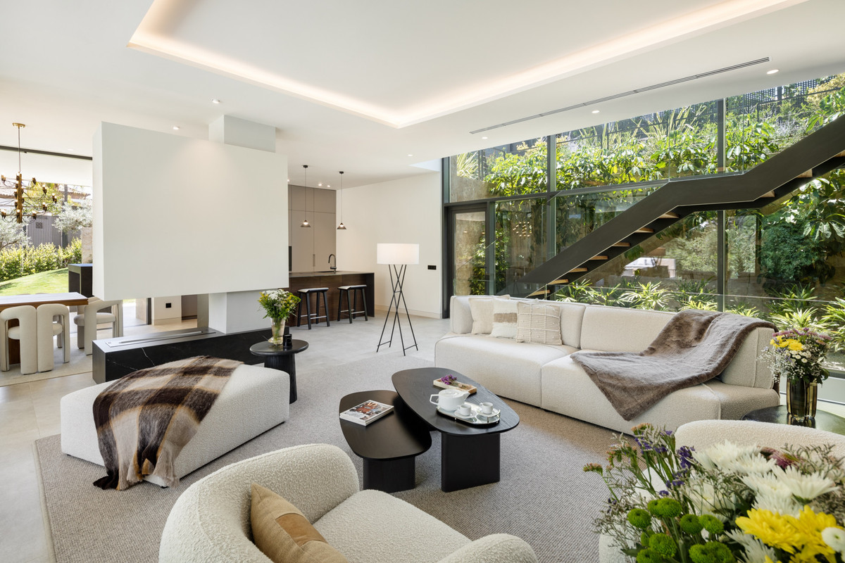 83cb4b8a51b530c53bb2f38a82cc13f4 - 8