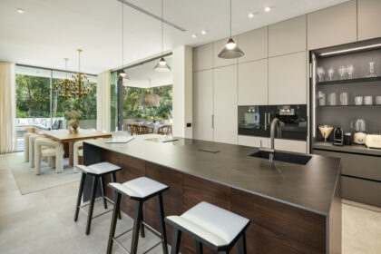 83cb4b8a51b530c53bb2f38a82cc13f4 - 9